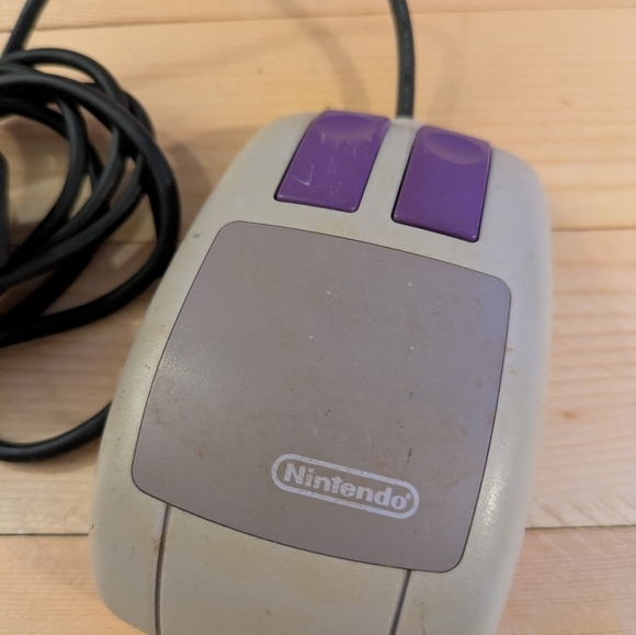 Nintendo Classic Gray and Purple Wired Controller Mouse Pre-owned - Picture 3 of 6